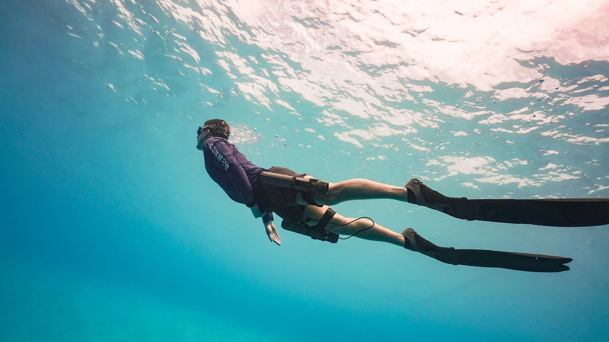 Freediving with a DPV: How the LEFEET P1 Leg Mount Changes Your Descent